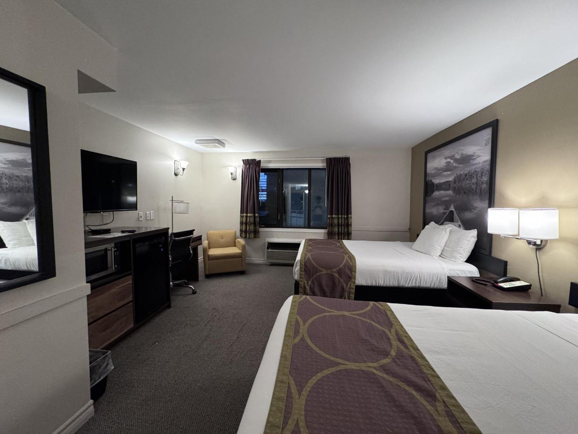 Super 8 By Wyndham Guelph